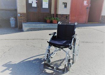 O dovolené volejte pro půjčení pomůcky na jiné číslo