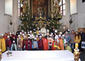 Tříkráloví koledníci se vypravili po Pelhřimově