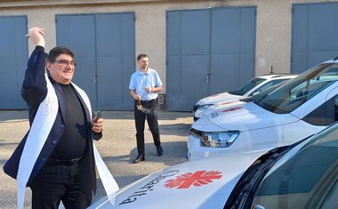 Žehnání charitních automobilů